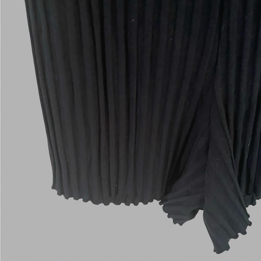 Black ribbed Shorts - Picture 2 of 3